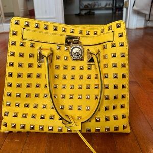 Michael Kors yellow bag, good condition, very cute for summer